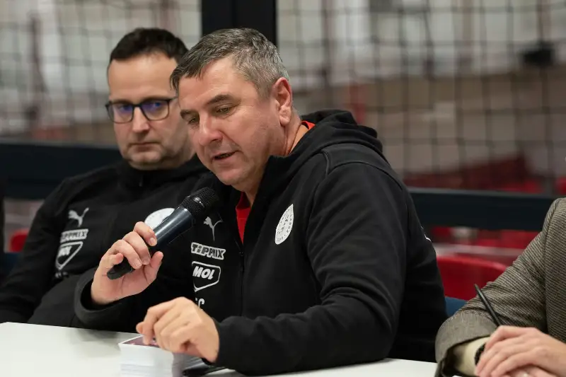  ELEK GÁBOR  MOL ESZTERGOM