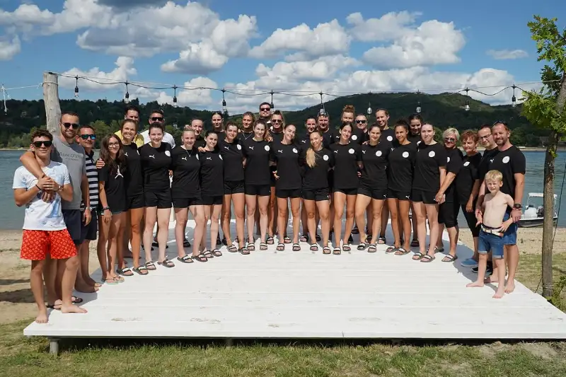 CSAPATÉPÍTŐVEL FOLYTATÓDOTT AZ ELSŐ HÉT