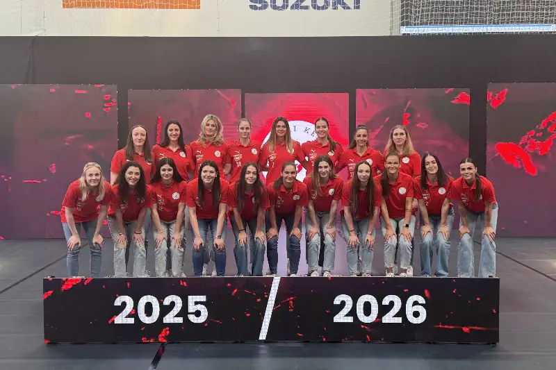 BEMUTATTUKAZ ÚJ KERETÜNKET